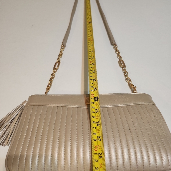 Elegant Cream Shoulder Bag - Picture 14 of 14